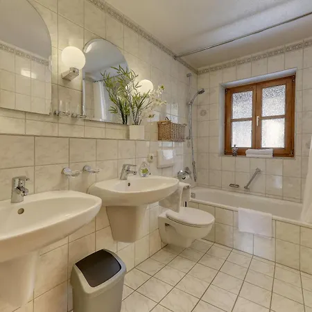 Apartment Grosszuegige Mit Suedbalkon *